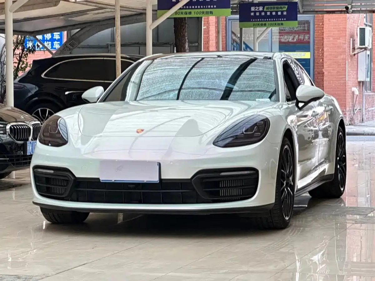 PORSCHE PANAMERA  2023