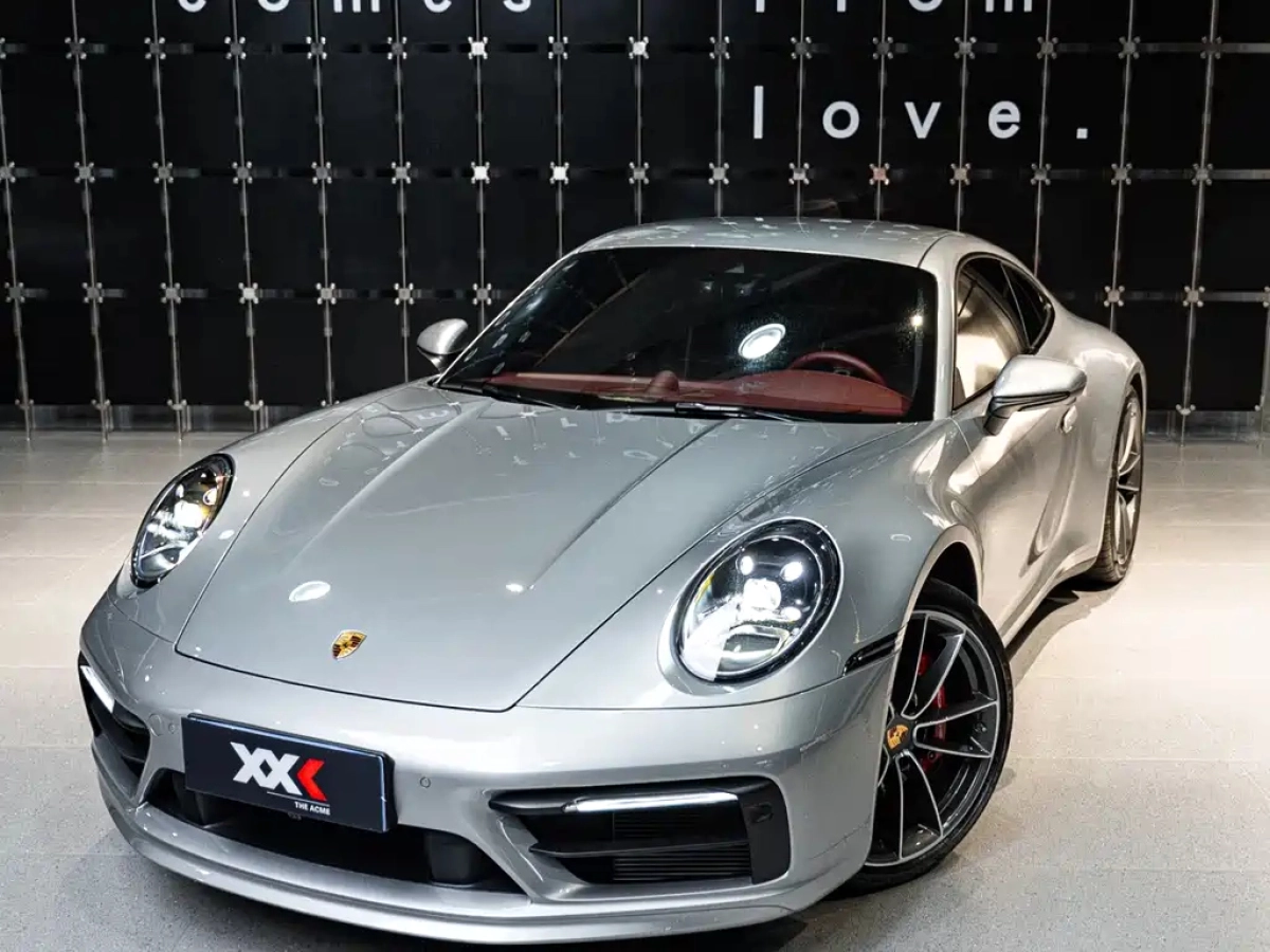 PORSCHE 911  2023