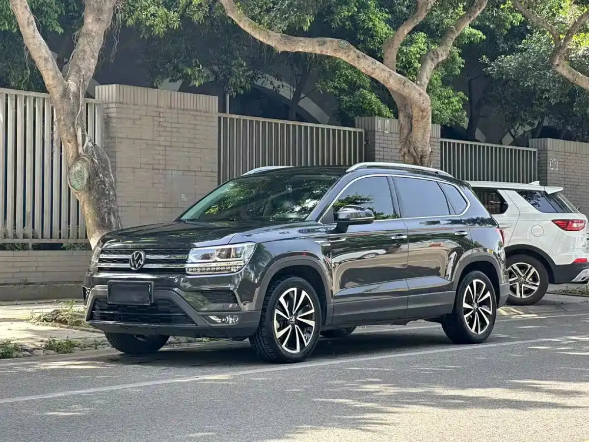 VOLKSWAGEN THARU  2021