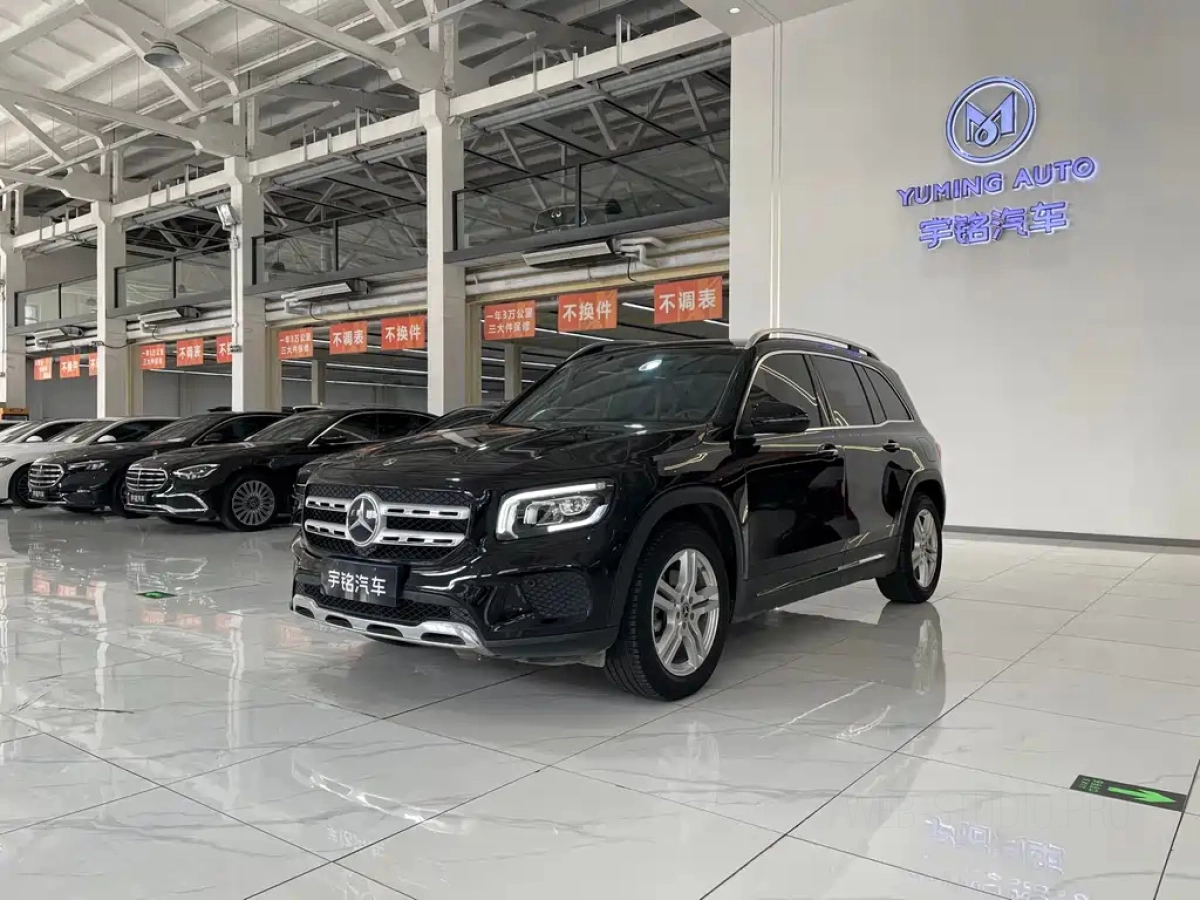 MERCEDES BENZ GLB  2021
