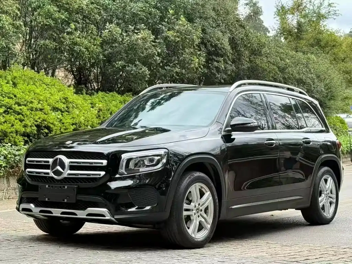 MERCEDES BENZ GLB