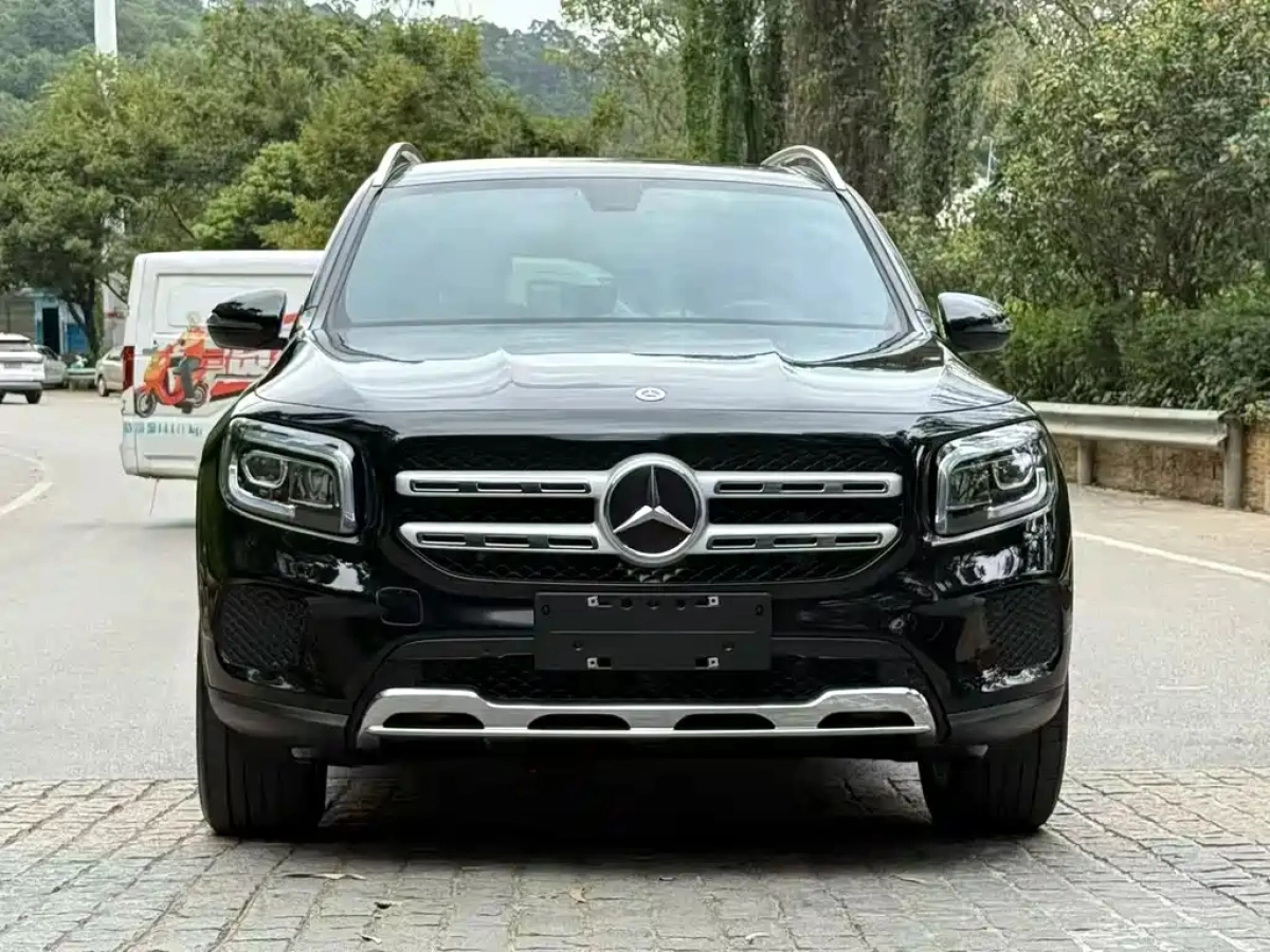 MERCEDES BENZ GLB