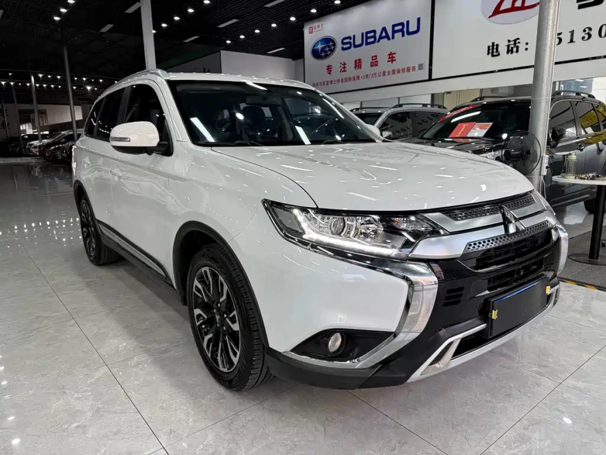MITSUBISHI OUTLANDER