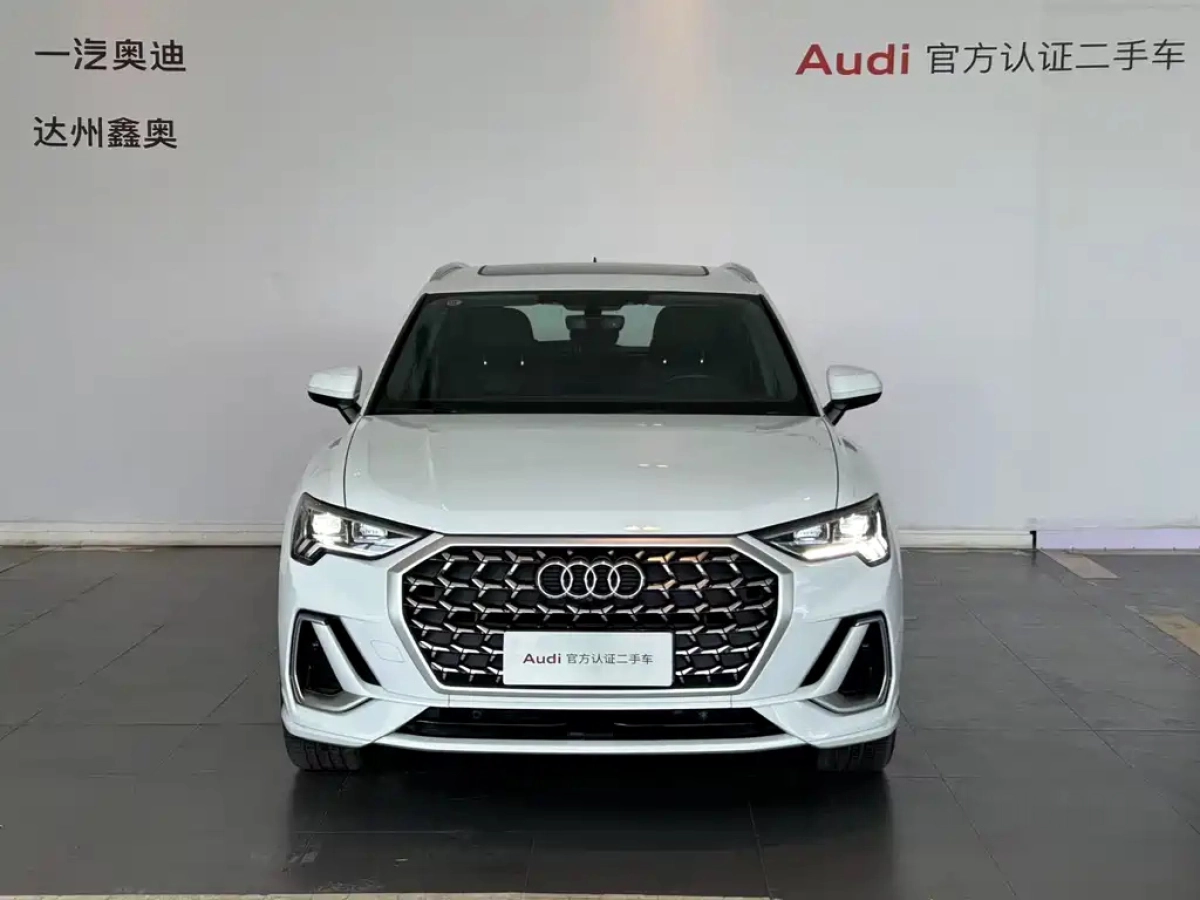 AUDI Q3  2024
