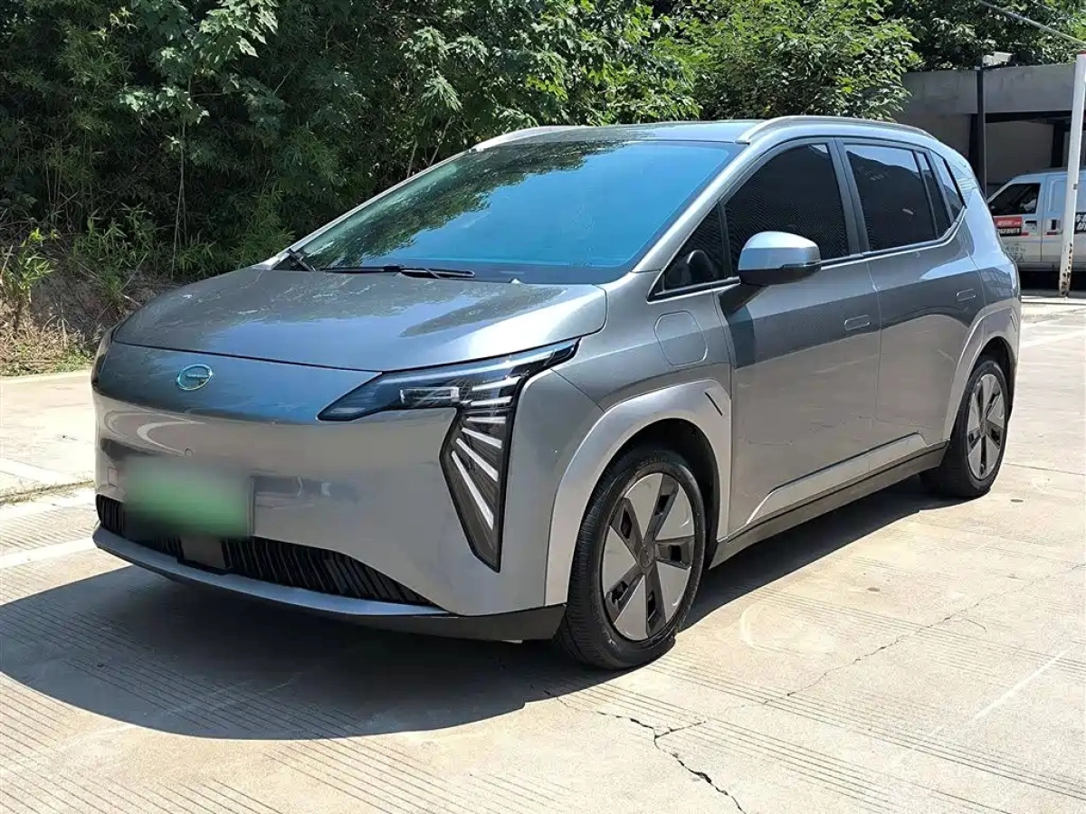 AION Y  2023