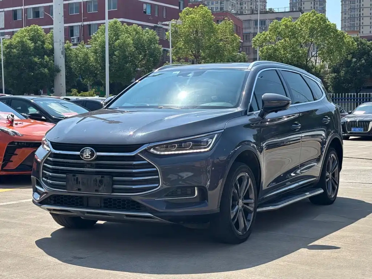 BYD TANG  2021