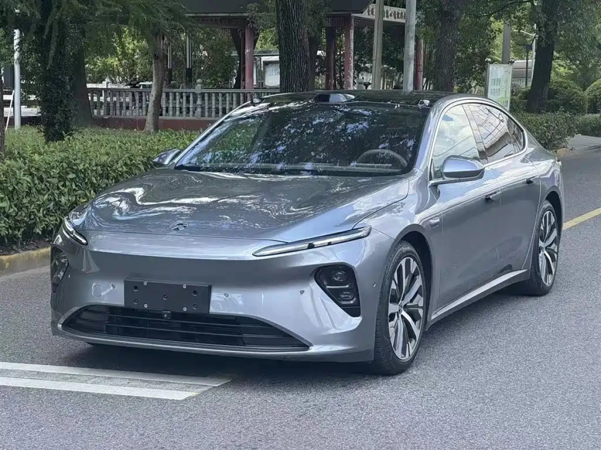 NIO ET7