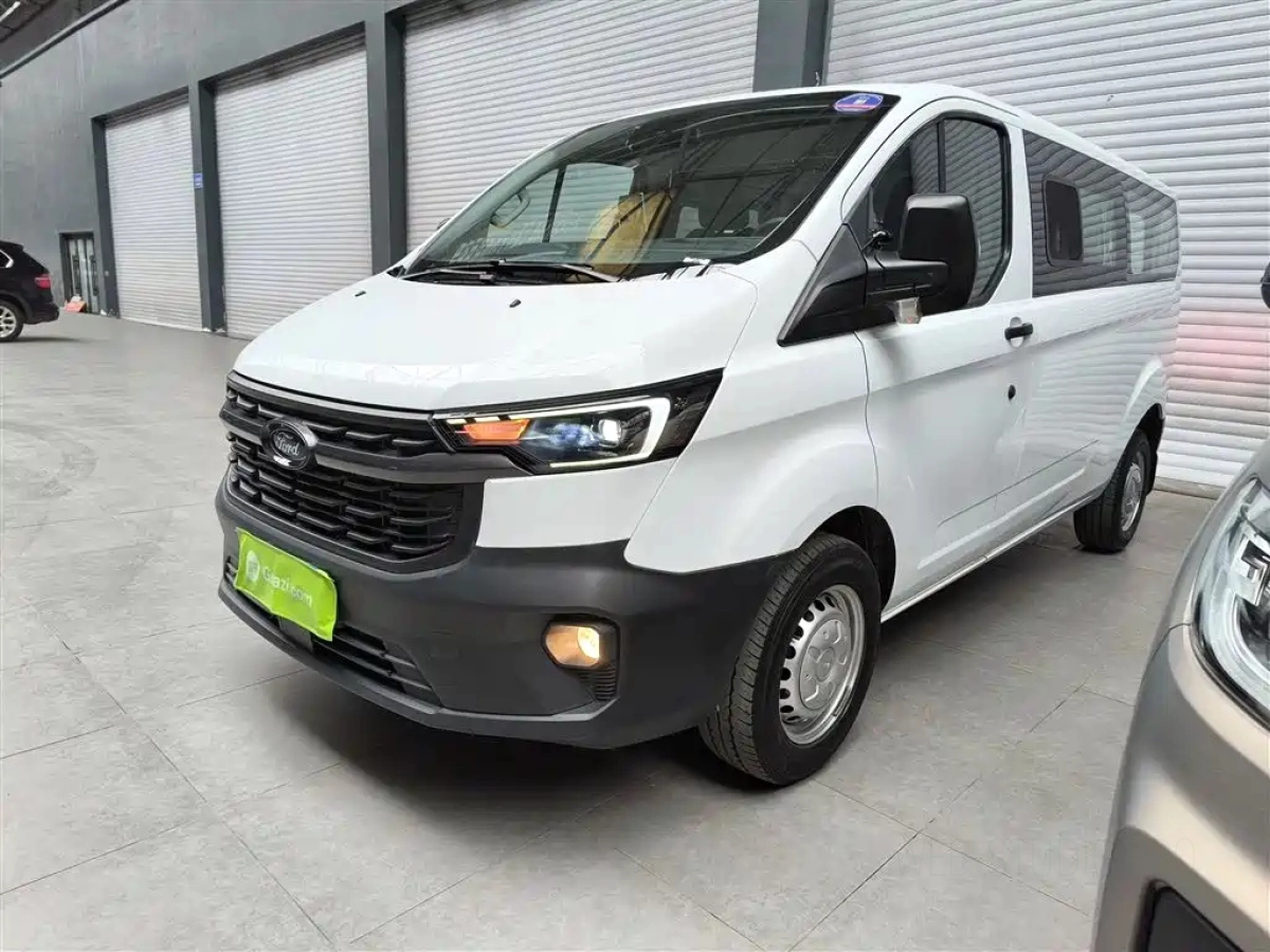 FORD TRANSIT  2023