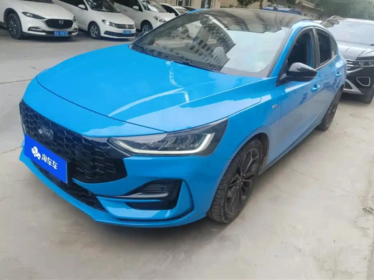 FORD FOCUS  2022