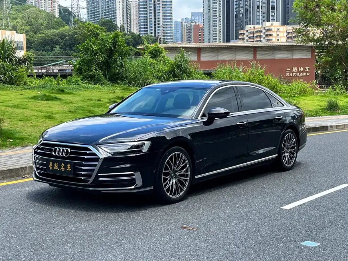 AUDI A8  2019