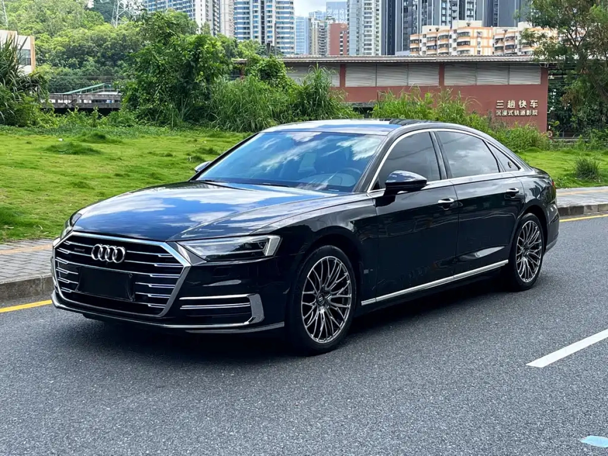AUDI A8
