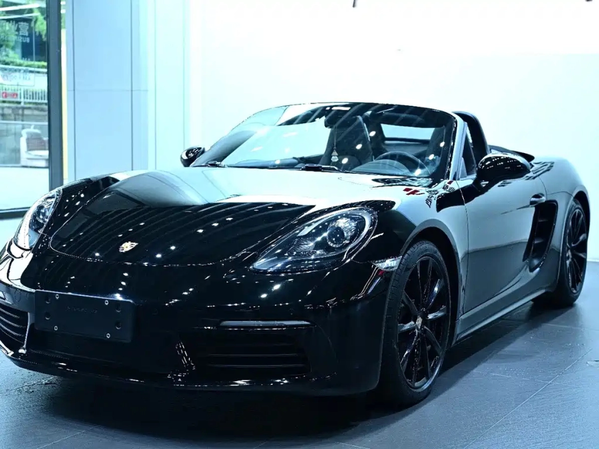 PORSCHE 718  2022