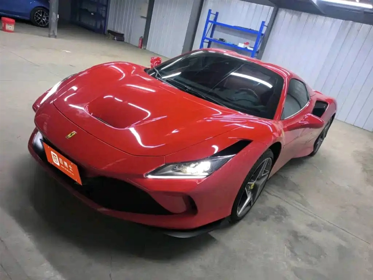 FERRARI F8  2020