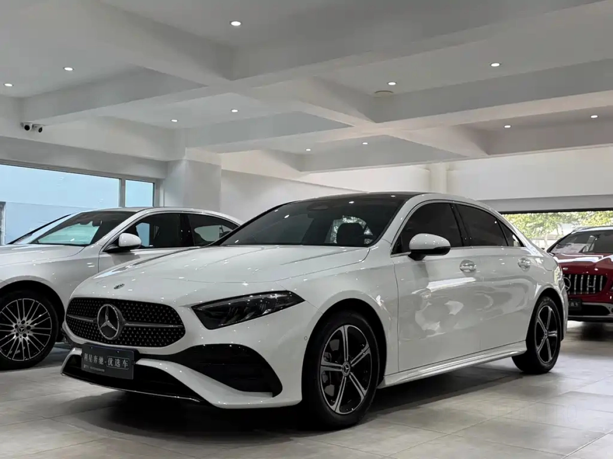 MERCEDES BENZ A-CLASS  2024