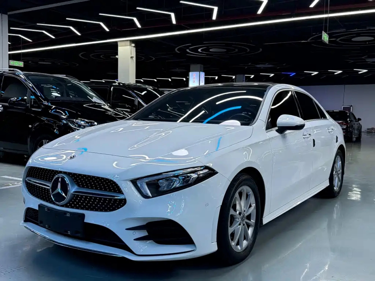 MERCEDES BENZ A-CLASS  2022