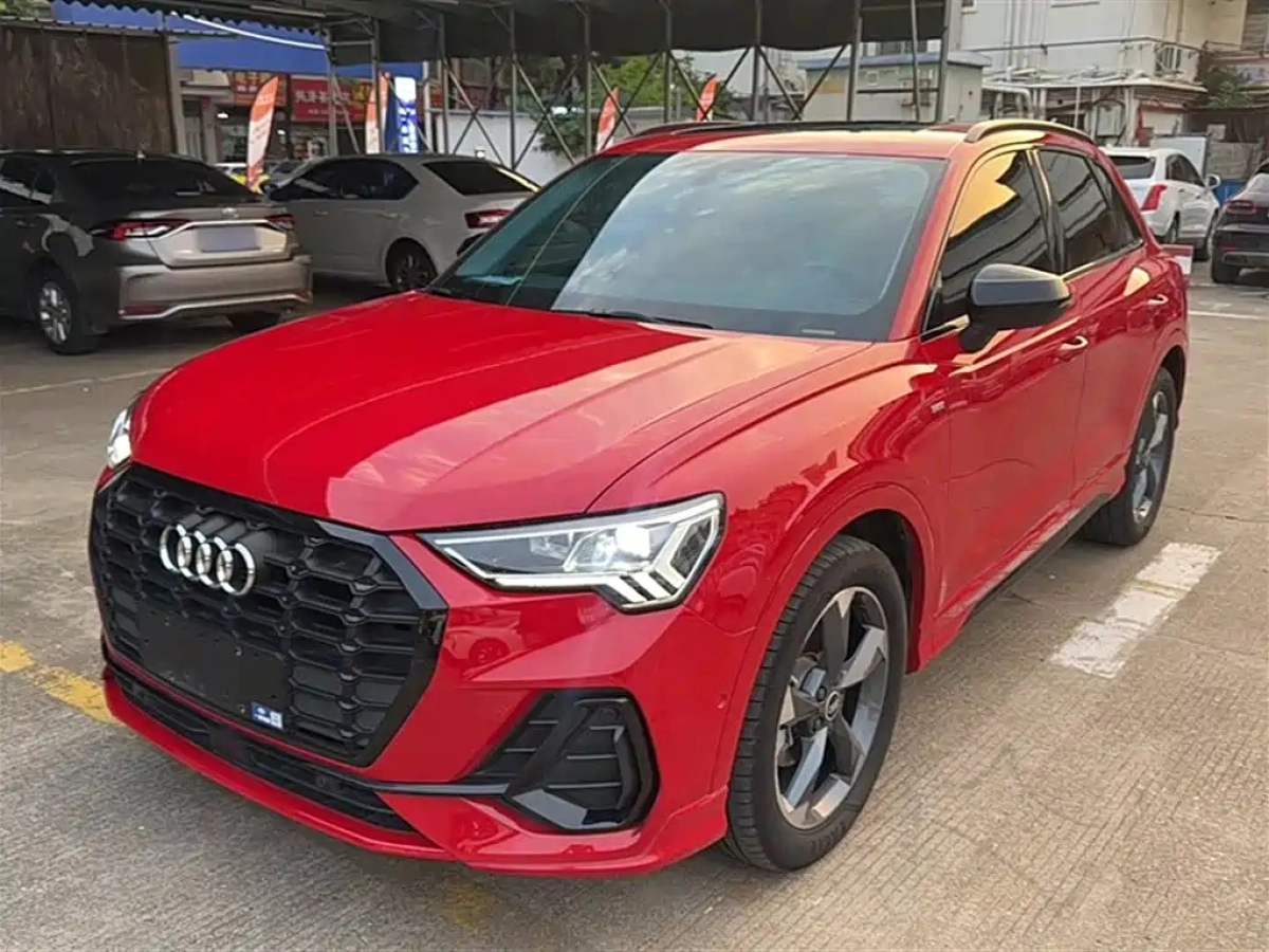 AUDI Q3  2021