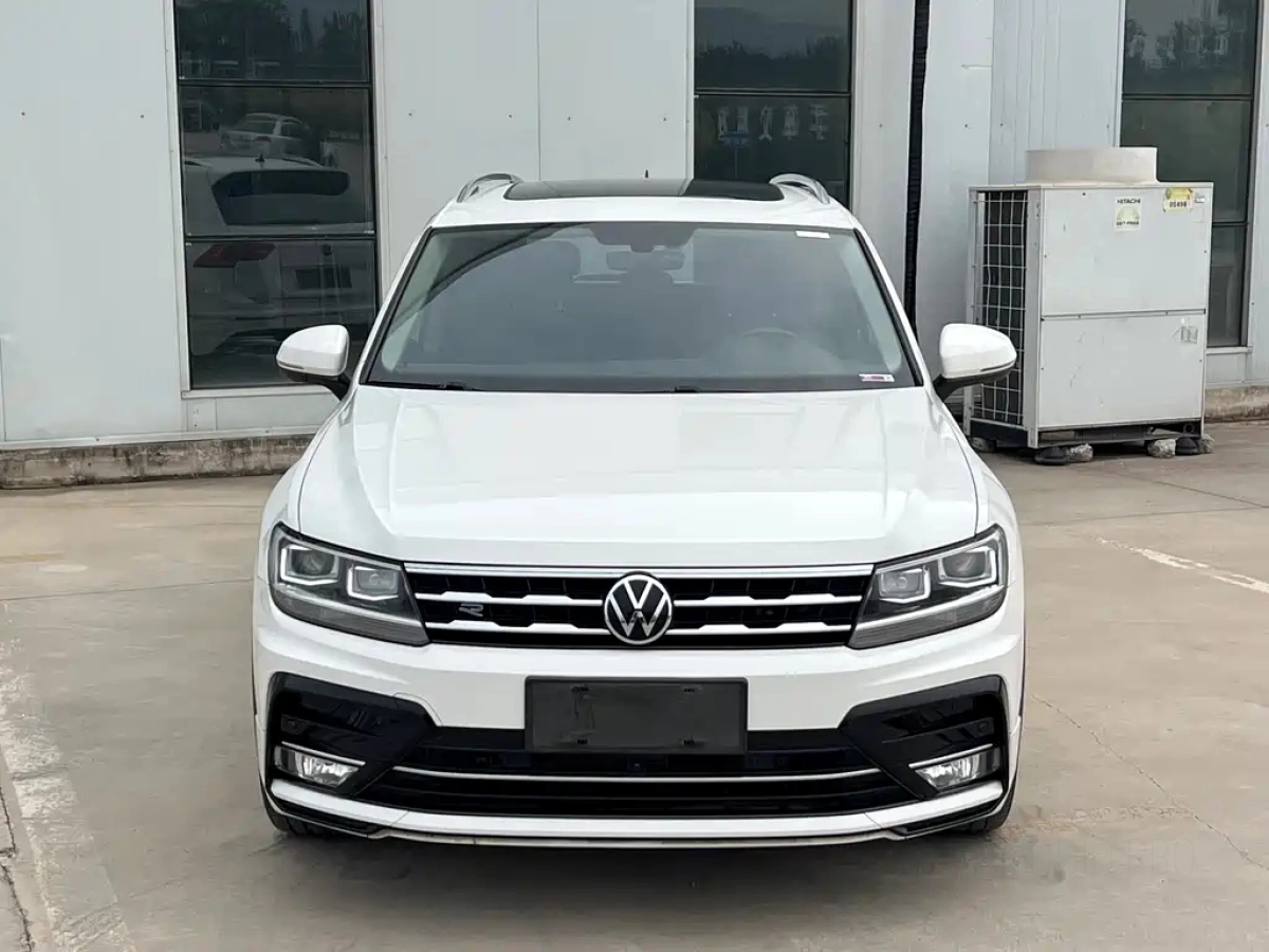VOLKSWAGEN TIGUAN L
