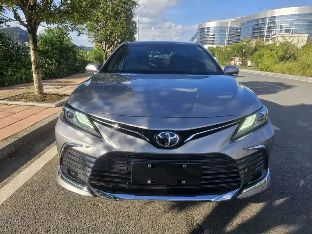 TOYOTA CAMRY