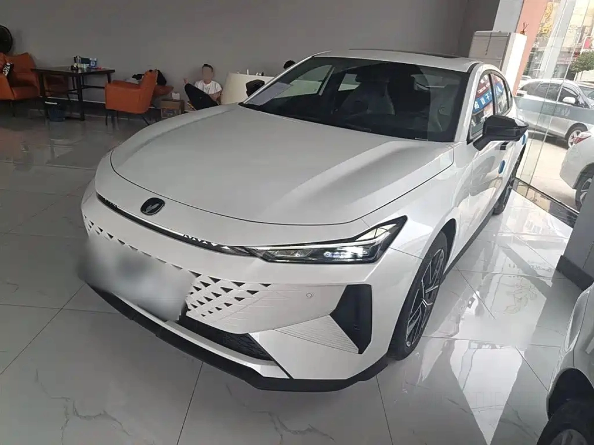 CHANGAN UNI-V SMART IDD  2024
