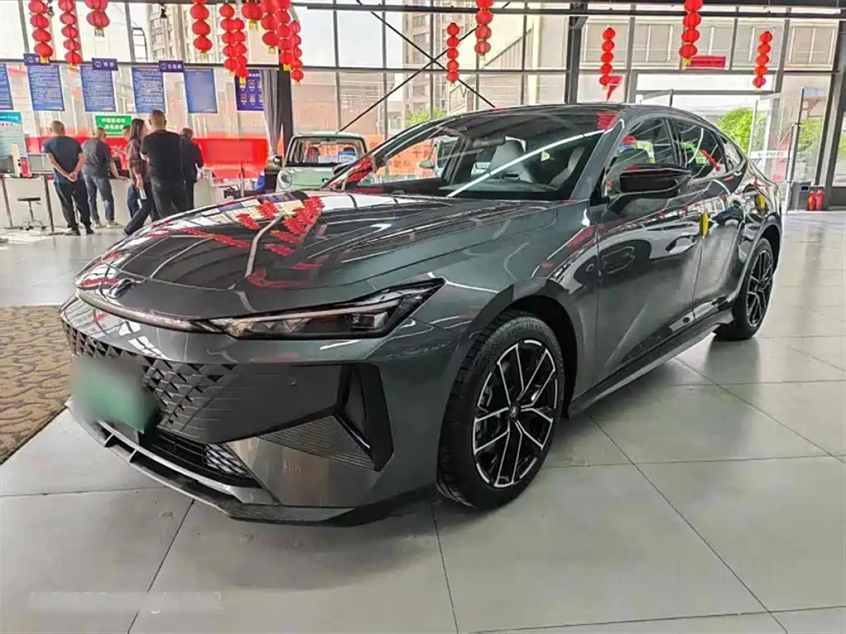 CHANGAN UNI-V SMART IDD  2024