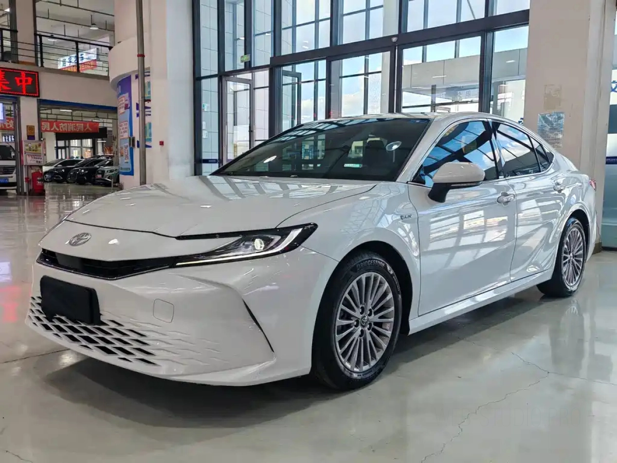 TOYOTA CAMRY  2024