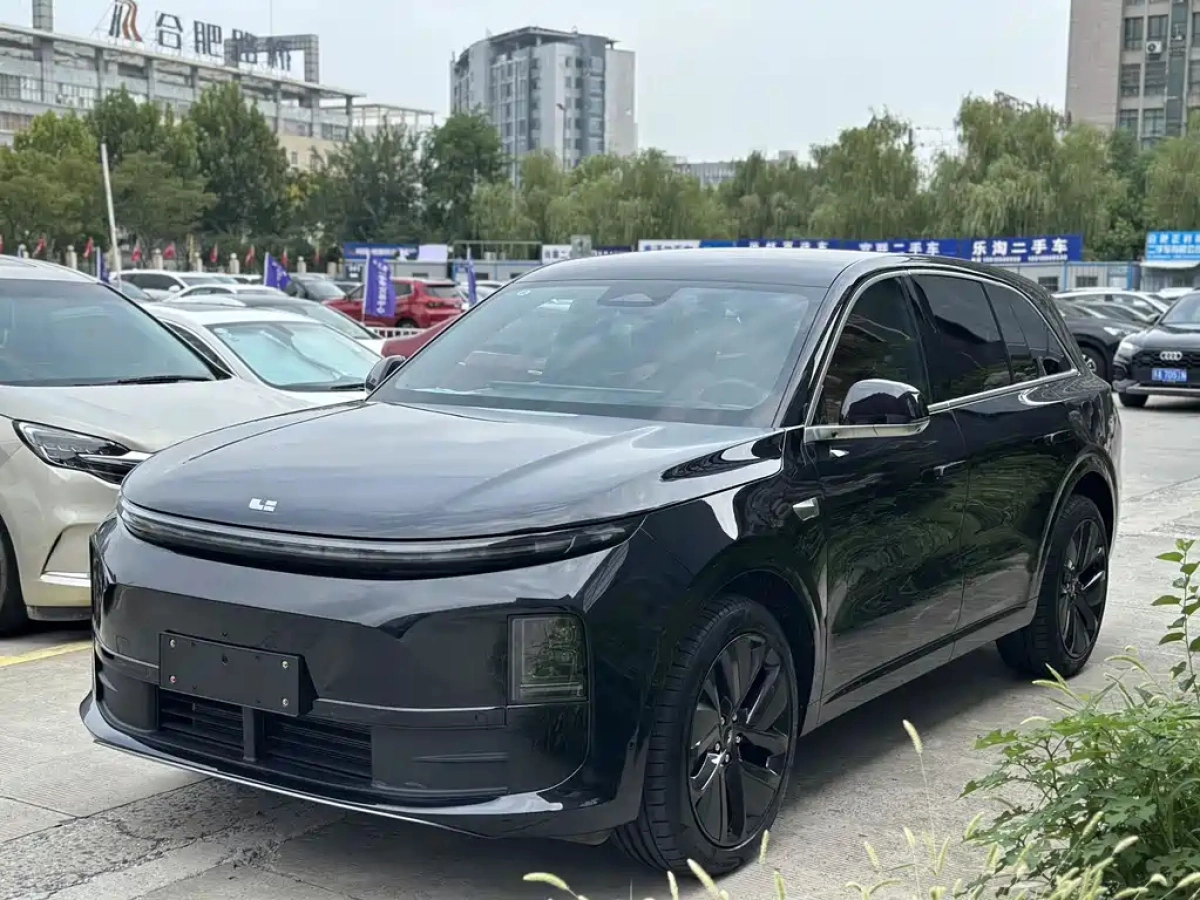 LI AUTO L6  2024