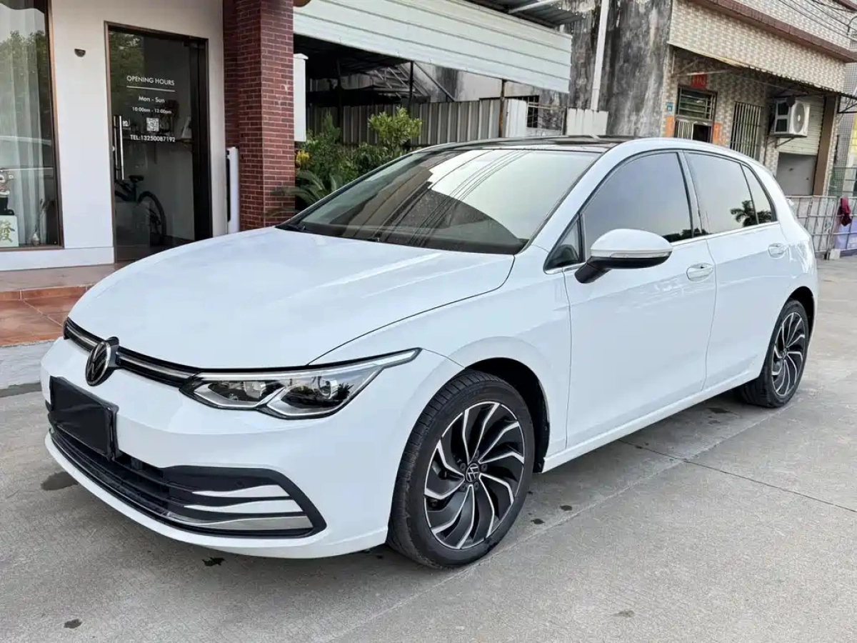 VOLKSWAGEN GOLF  2021