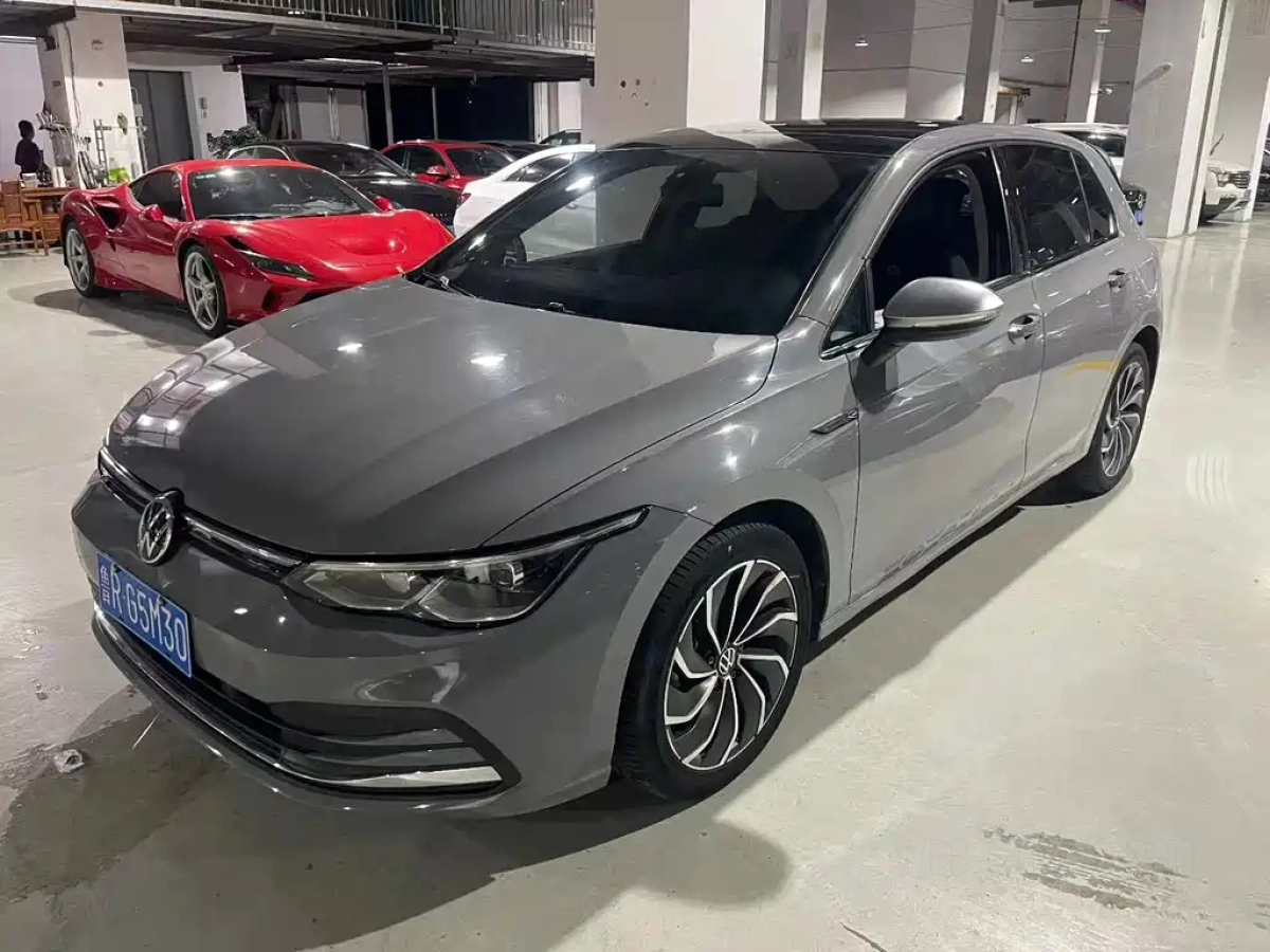 VOLKSWAGEN GOLF  2021