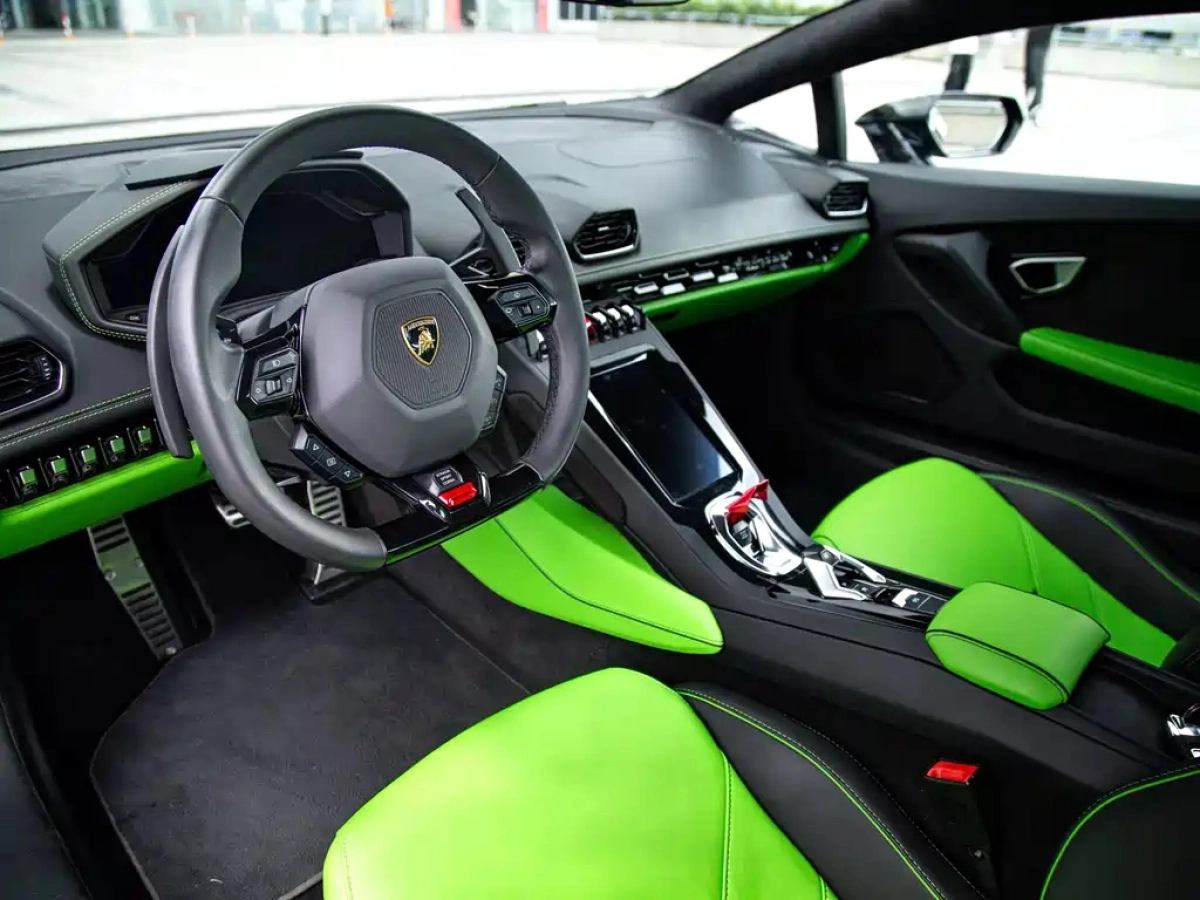 LAMBORGHINI HURACAN  2020