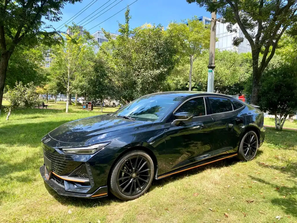 CHANGAN UNI-V  2023