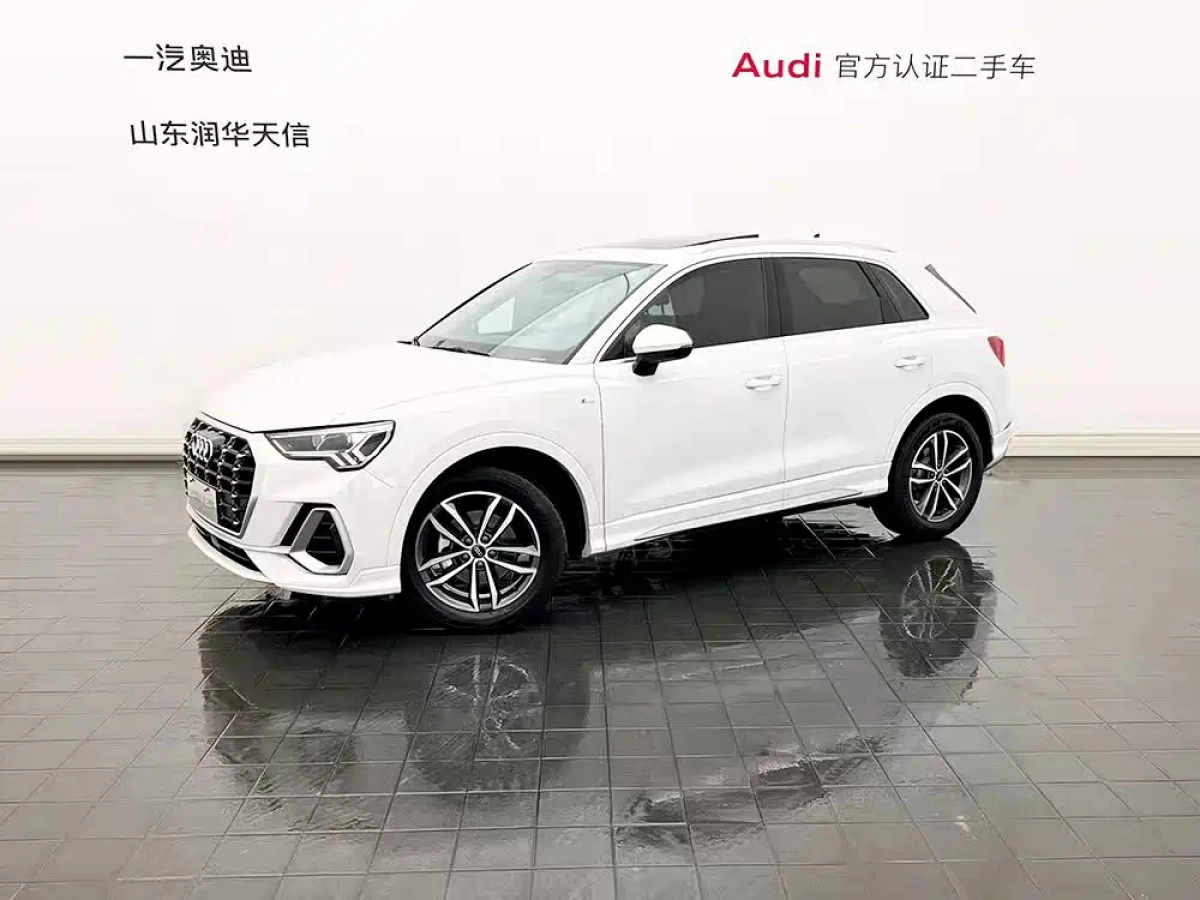 AUDI Q3  2022