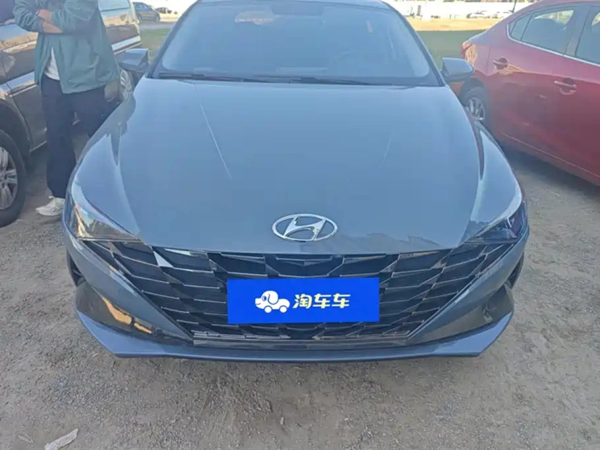 HYUNDAI ELANTRA