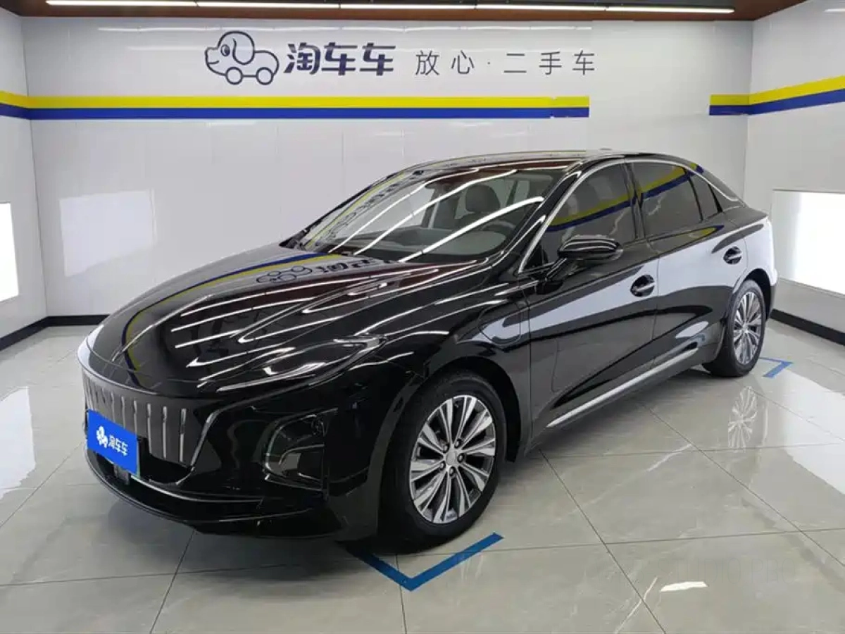 HONGQI E-QM5  2022