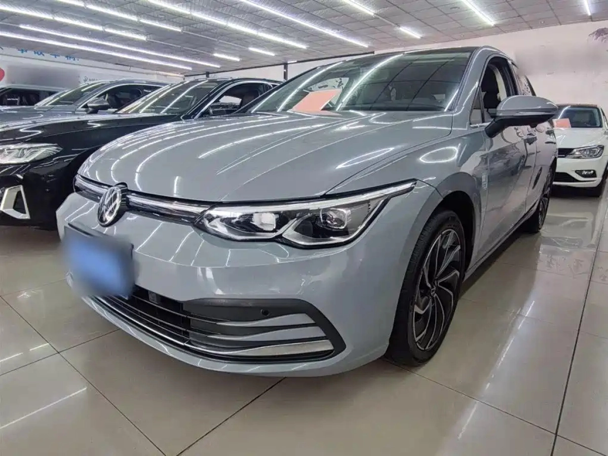 VOLKSWAGEN GOLF  2021