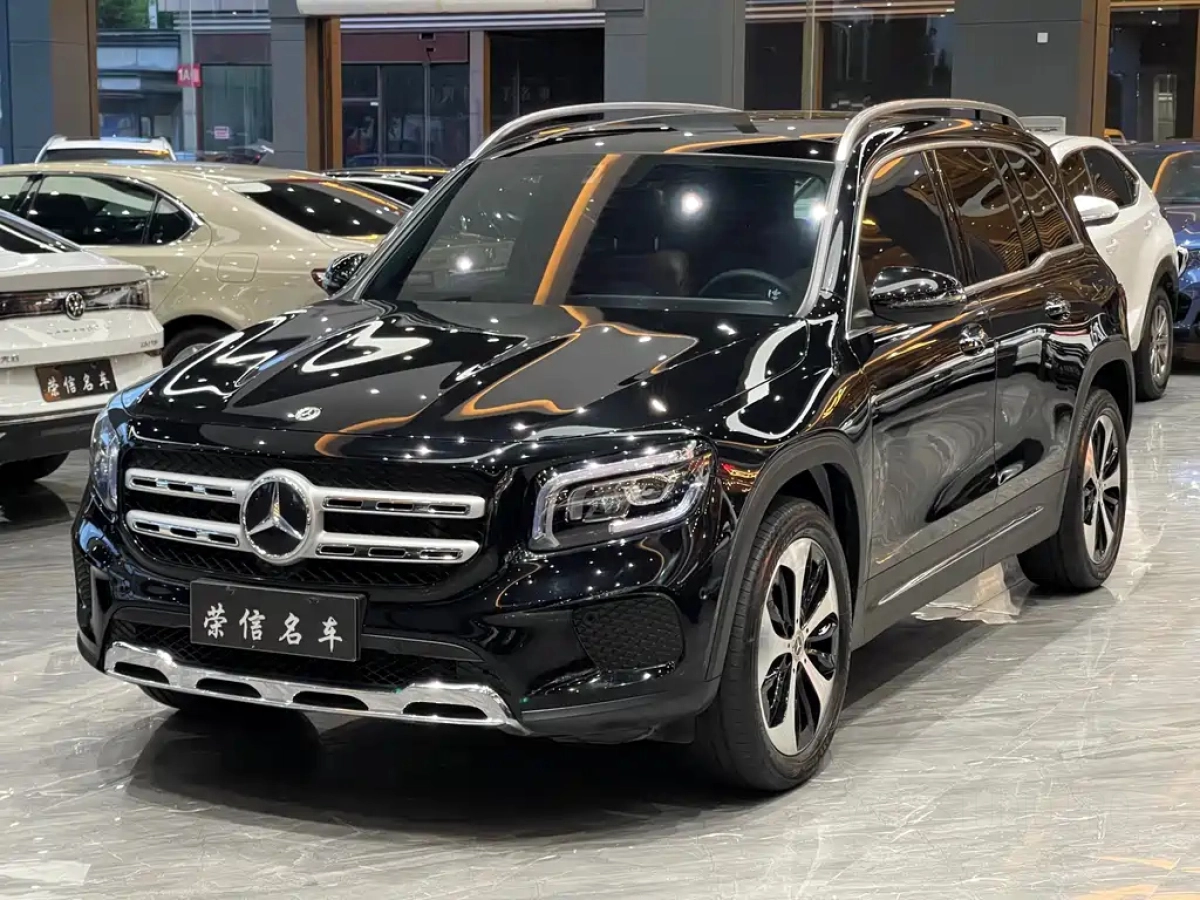 MERCEDES BENZ GLB  2023