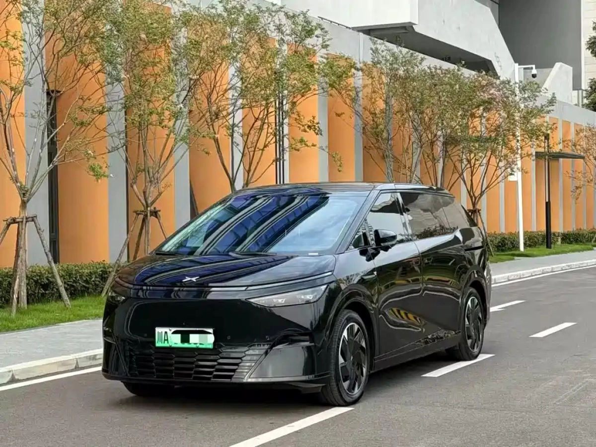 XPENG MOTORS X9  2024