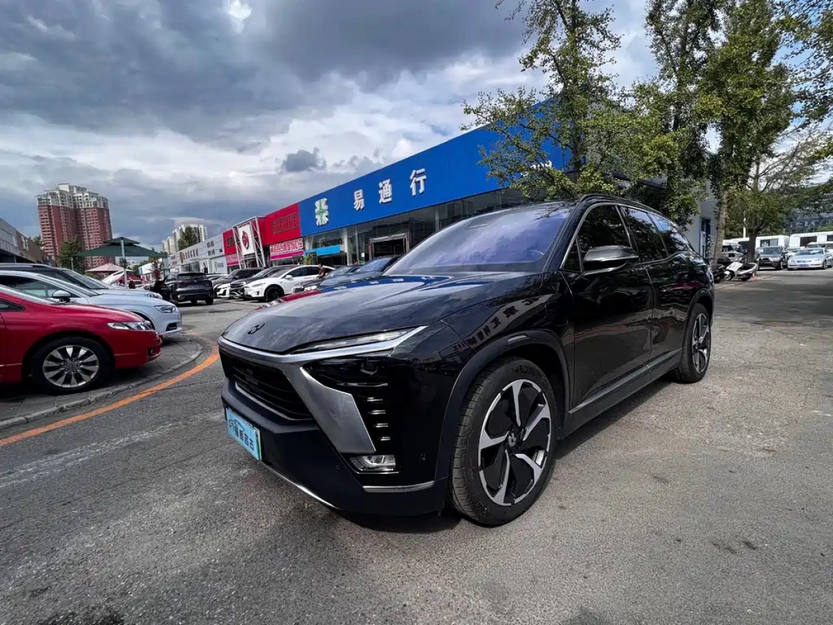 NIO ES8