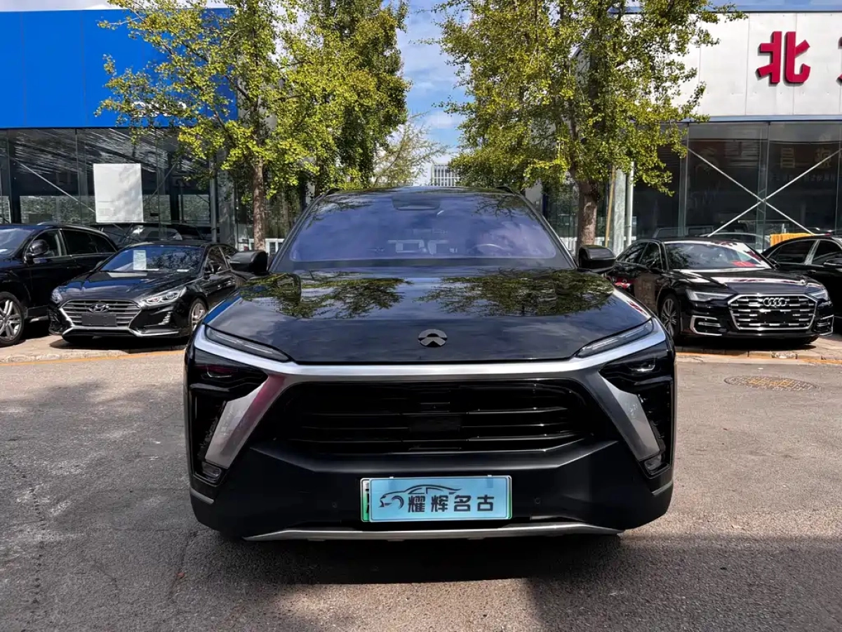 NIO ES8