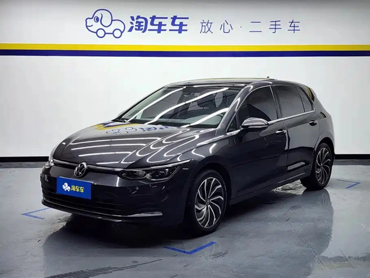 VOLKSWAGEN GOLF  2021
