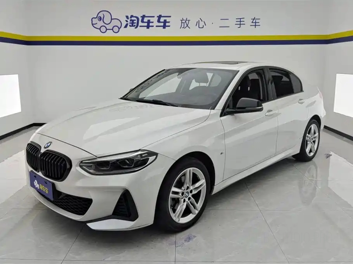 BMW 1-SERIES  2022