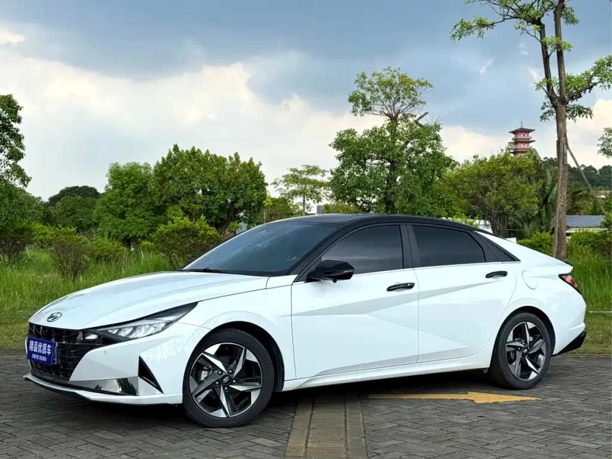 HYUNDAI ELANTRA  2022