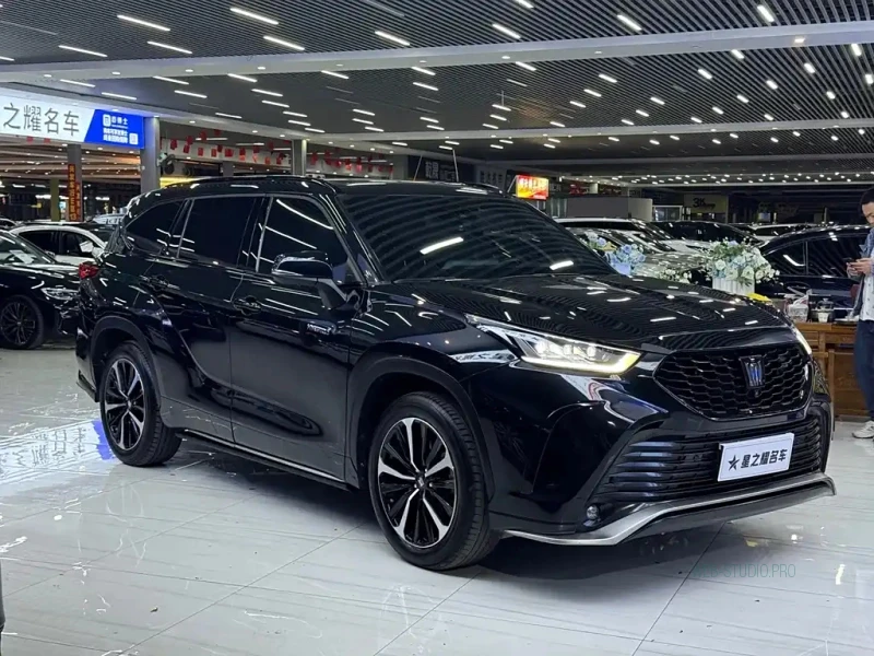 TOYOTA CROWN LUFANG