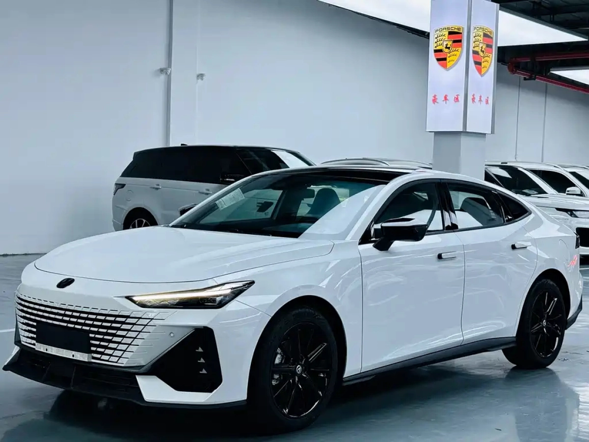 CHANGAN UNI-V  2024