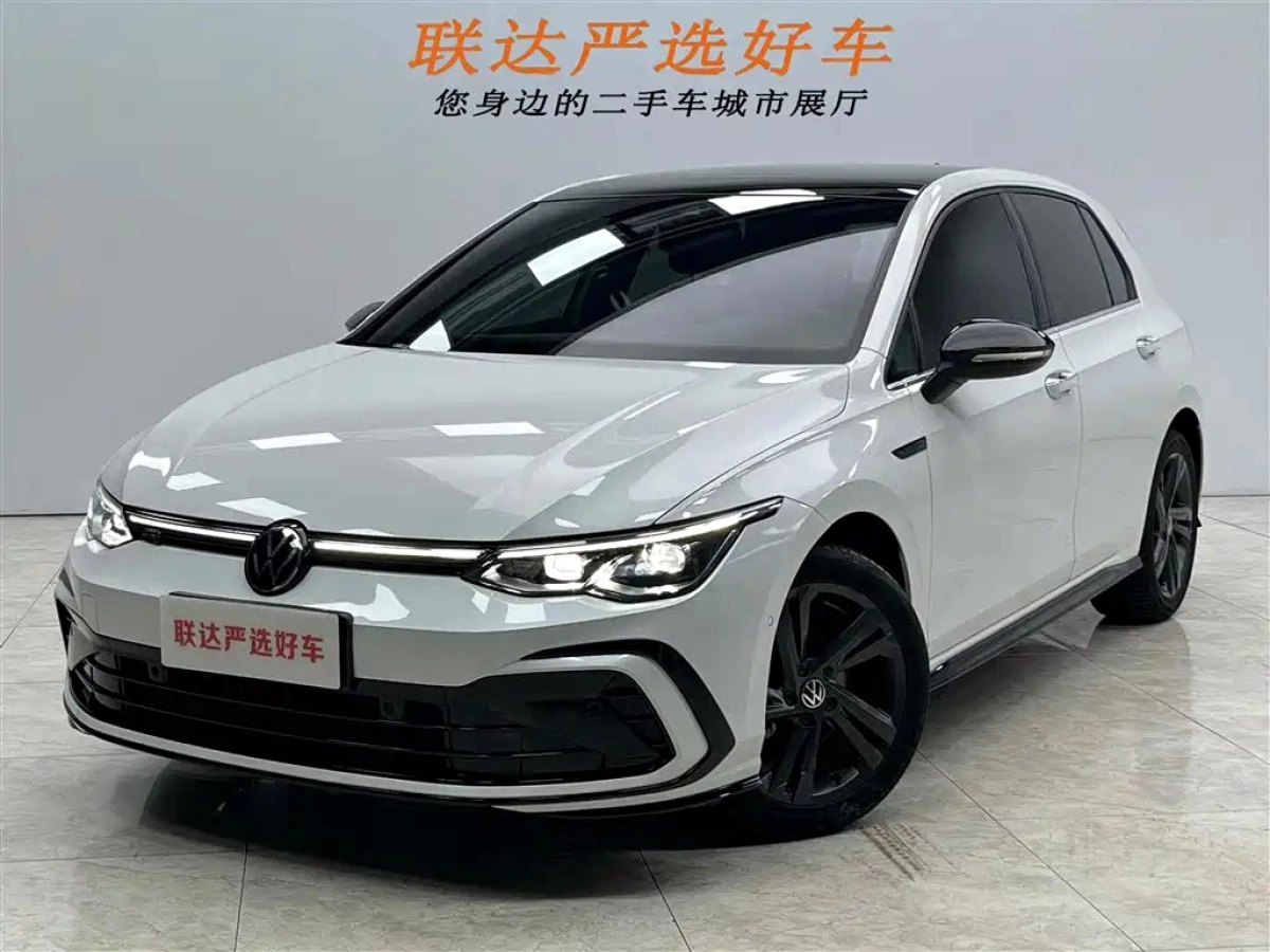 VOLKSWAGEN GOLF  2021