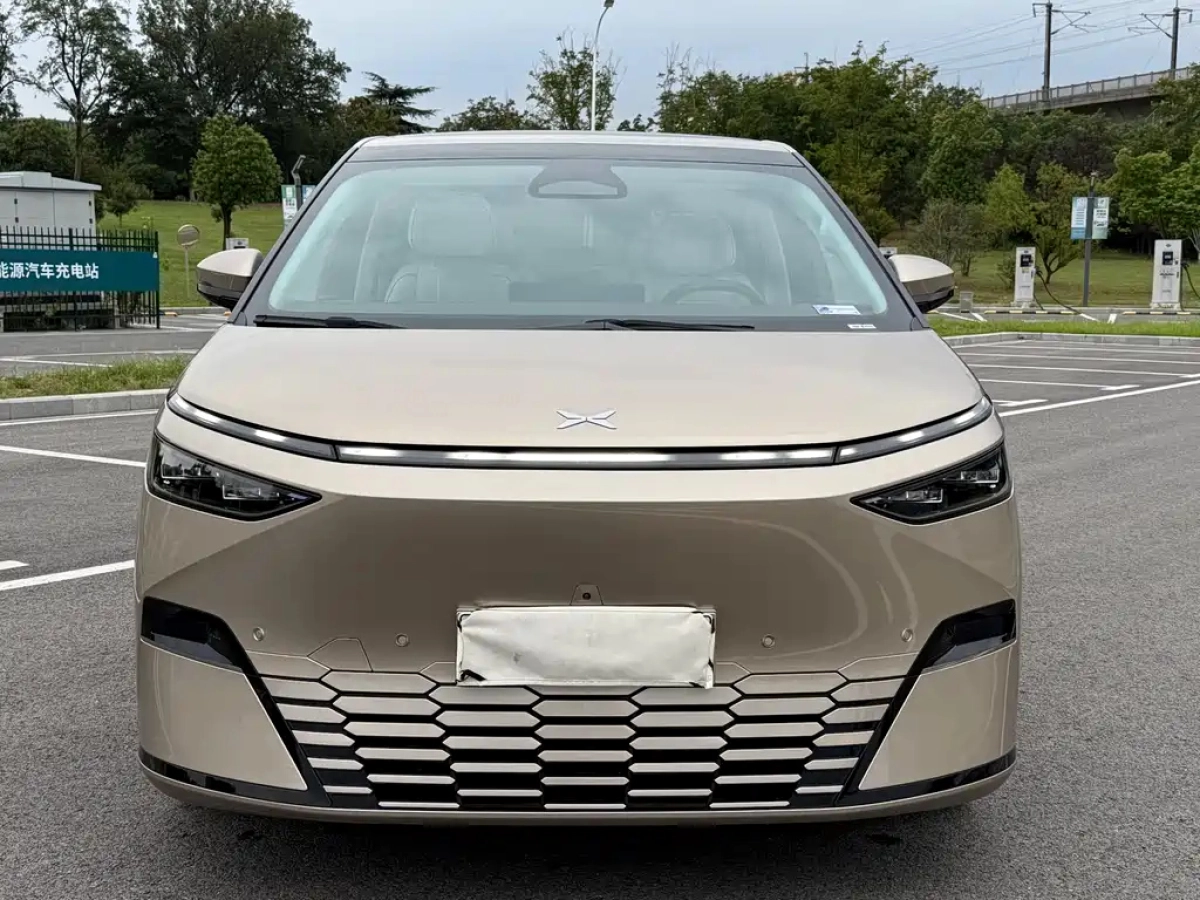 XPENG MOTORS X9
