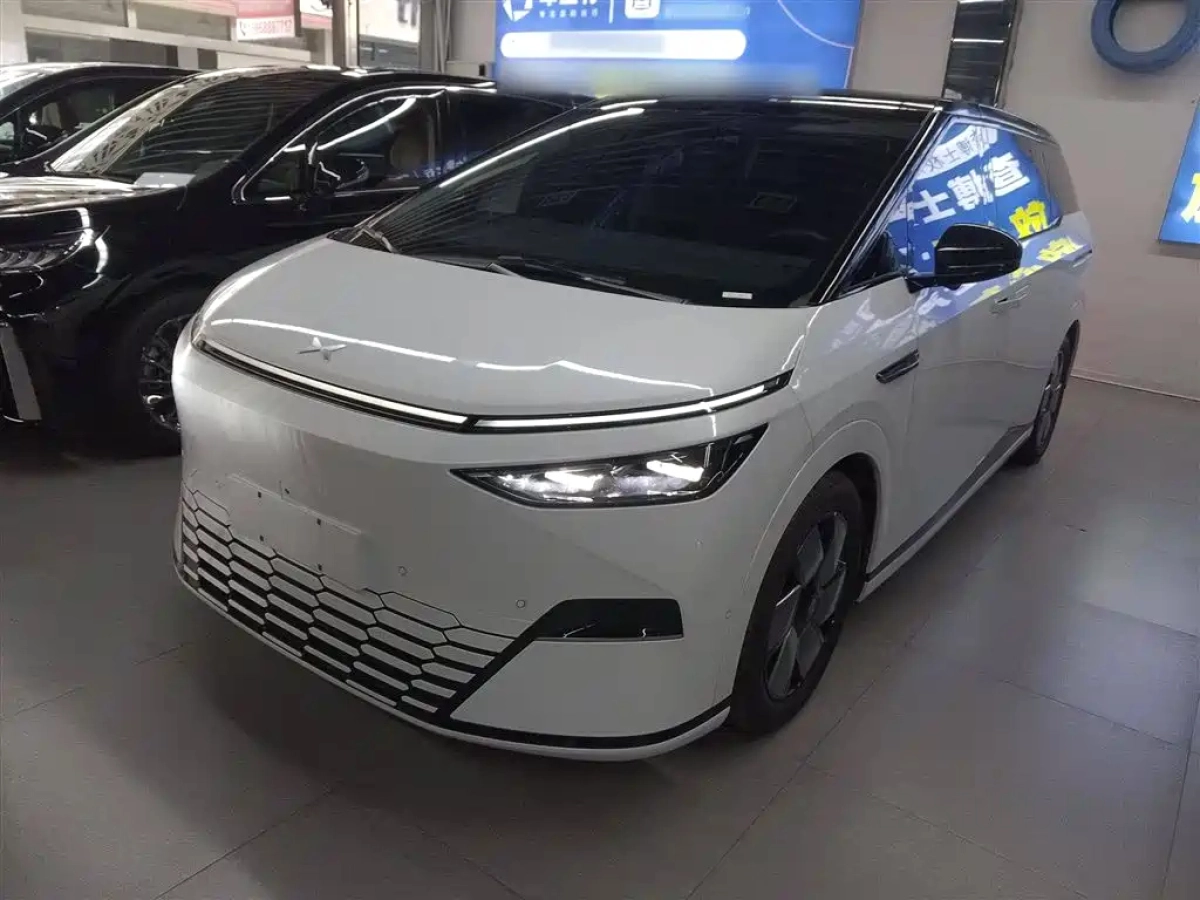 XPENG MOTORS X9  2024