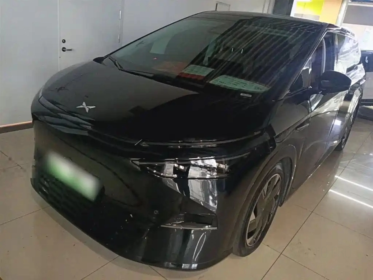 XPENG MOTORS X9  2024