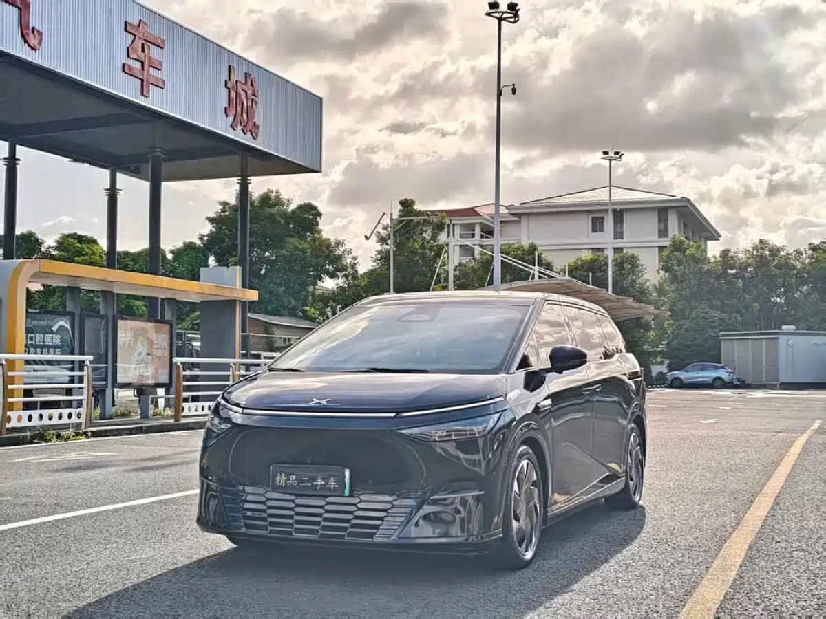 XPENG MOTORS X9  2024