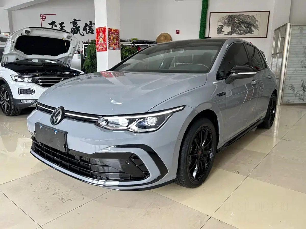 VOLKSWAGEN GOLF  2021