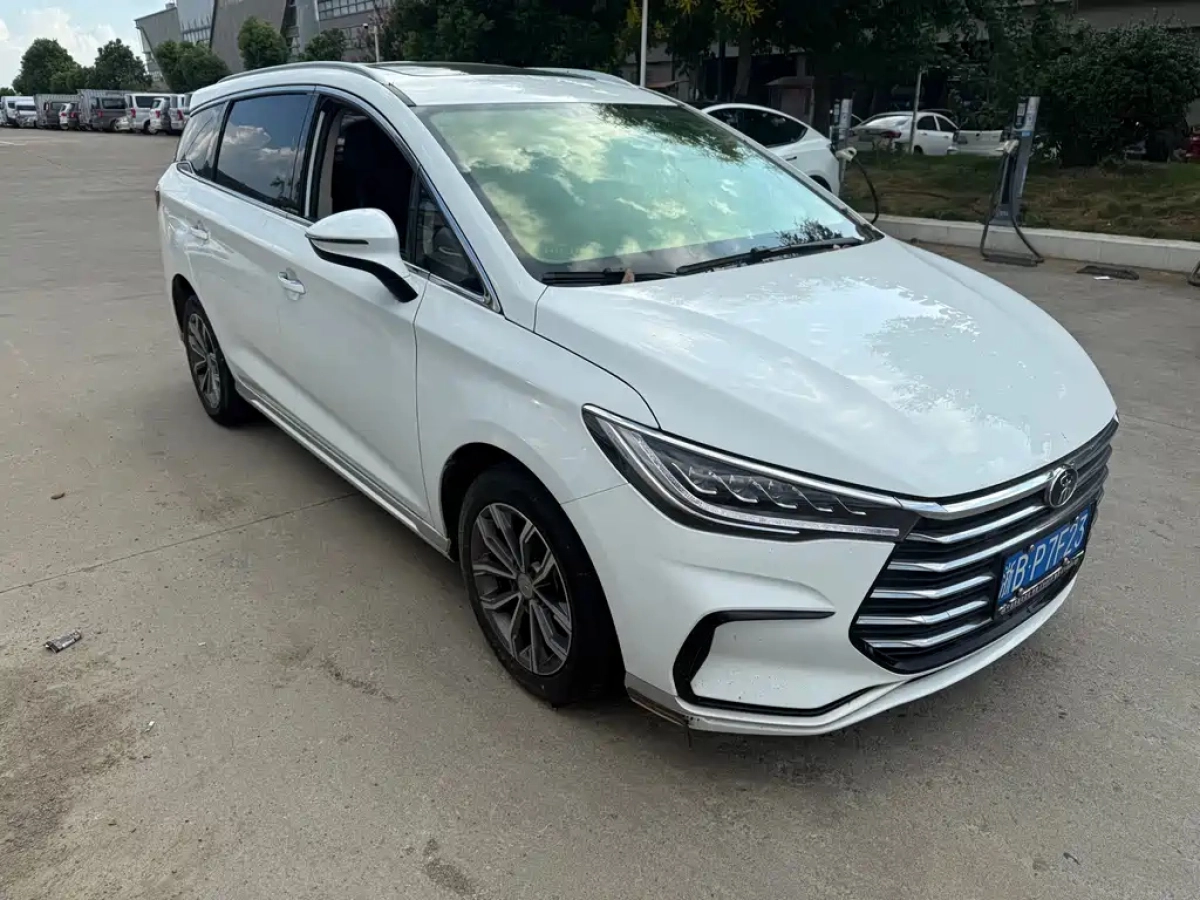 BYD SONG MAX